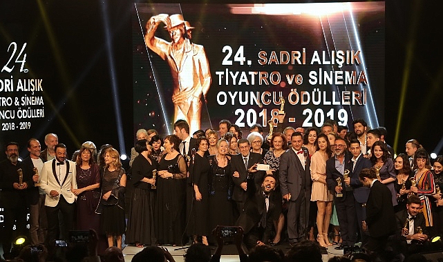 25. Sadri Alışık Oyuncu Ödülleri’nde Sinema Onur Ödülü Şener Şen’e