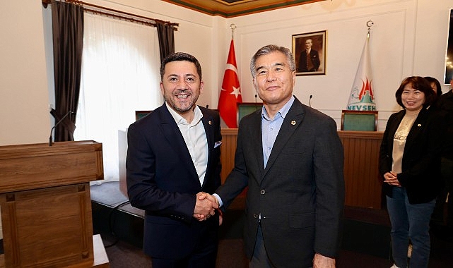 Belediye Başkanı Rasim Arı, çeşitli temaslarda bulunmak üzere geçtiğimiz günlerde