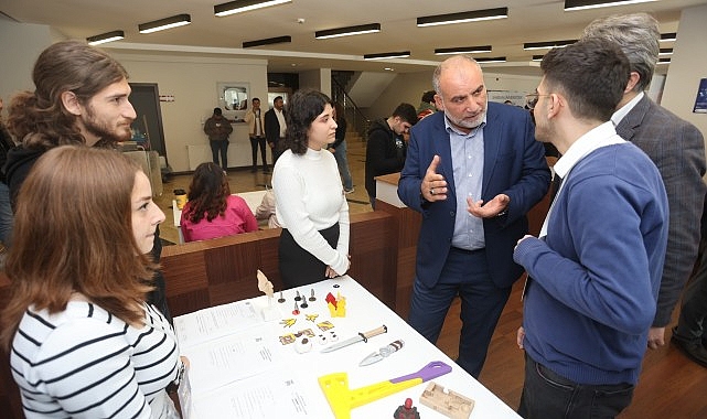 Canik Belediye Başkanı İbrahim Sandıkçı, eğitime yönelik destekleri yoğun bir