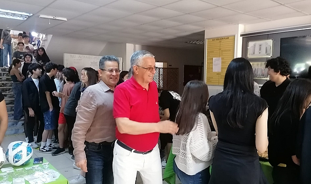 Kemer Belediye Başkanı Necati Topaloğlu, Göynük Fen Lisesi’nde düzenlenen Gençlik