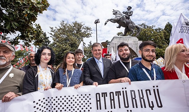 İzmir Büyükşehir Belediye Başkanı Dr. Cemil Tugay, Samsun'da 19 Mayıs