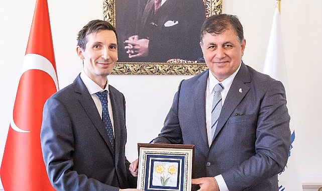 İtalya’nın İzmir Konsolosu Daniele Bianchi’yi misafir eden İzmir Büyükşehir Belediye