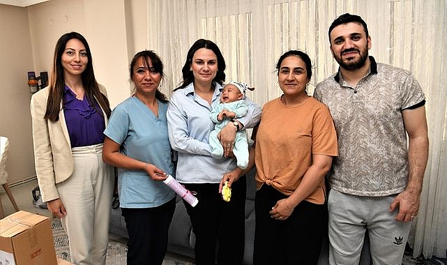 Bornova Belediyesi Bornova Ailesi’ne yeni katılan minikleri, özel olarak hazırlanan