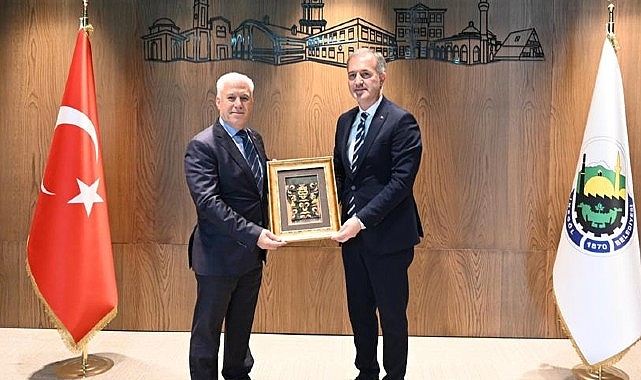 Bursa Büyükşehir Belediye Başkanlığına seçilen Mustafa Bozbey, ilçe ziyaretleri kapsamında