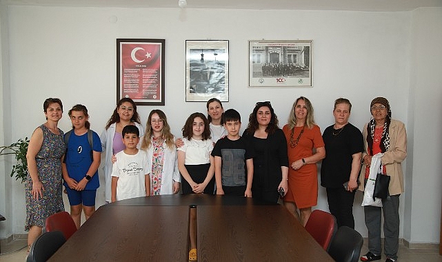 Burhaniye Belediyesi, ilçede seçilen dört öğrencinin 26 Mayıs'ta girecekleri Darüşşafaka