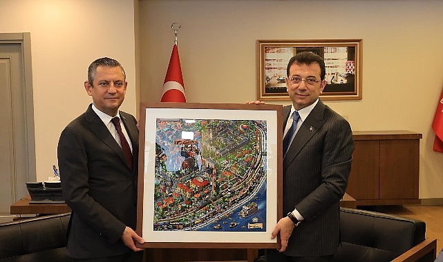 “CHP’nin İstanbul'da markalaşan hizmetleri, şu anda bütün Türkiye’ye yayılıyor” diyen