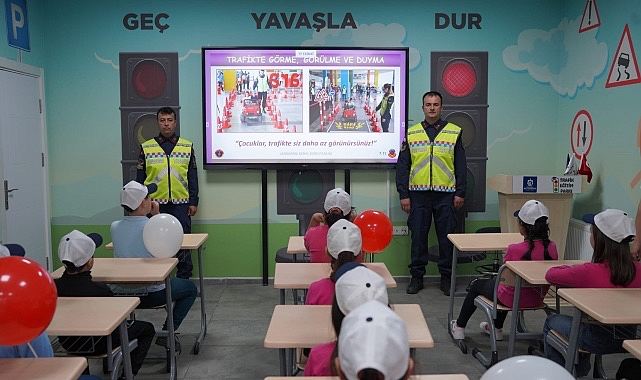 Kocaeli Büyükşehir Belediyesi’nin Trafik Eğitim Parkında çocuklara yönelik eğitimler devam