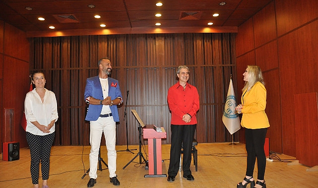 EÜ Konservatuar Etkinlik Salonunda yapılan dinletide, EÜ DTMK Türk Müziği