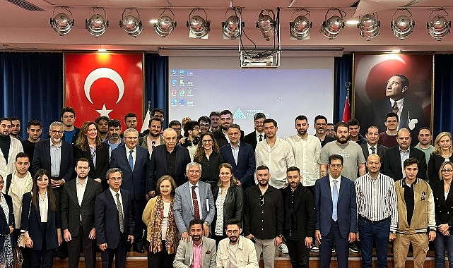 Gazze’nin kuzeyinde çatışmanın ortasında hayatta kalma mücadelesi veren 23 yaşındaki