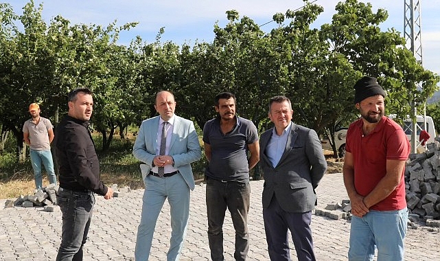 2 sokakta çalışmaların tamamlandığını belirten Başkan Yıldız, Geyve merkezinde yol