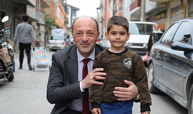 Pazarcı esnafına hayırlı işler temennisinde bulunan Başkan Yıldız, Geyve’de yapılan