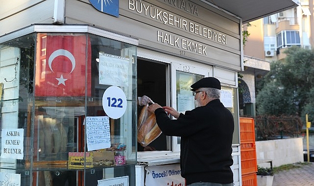 Antalya Büyükşehir Belediyesi halkçı projelerle halkın yanında olmaya ve vatandaşın