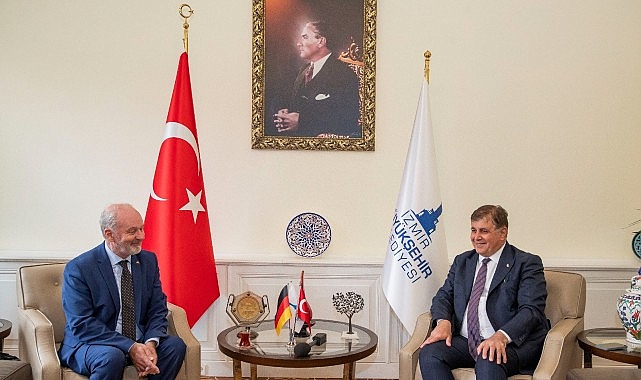 İzmir Büyükşehir Belediye Başkanı Dr. Cemil Tugay, İzmir’in kardeş kenti