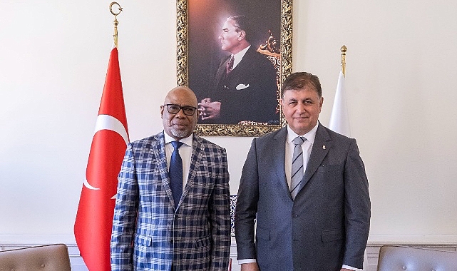 Kent Yöneticisi Lungelo Mbandazayo ile görüşen Başkan Tugay, “Coğrafi olarak