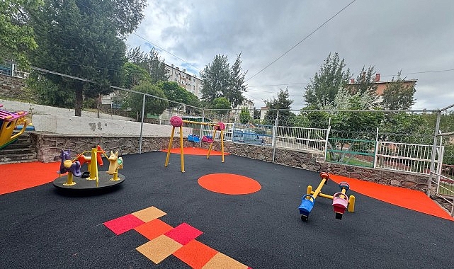 İzmir Büyükşehir Belediyesi, çocukların güvenle oynayabilmesi ve halkın konforlu bir