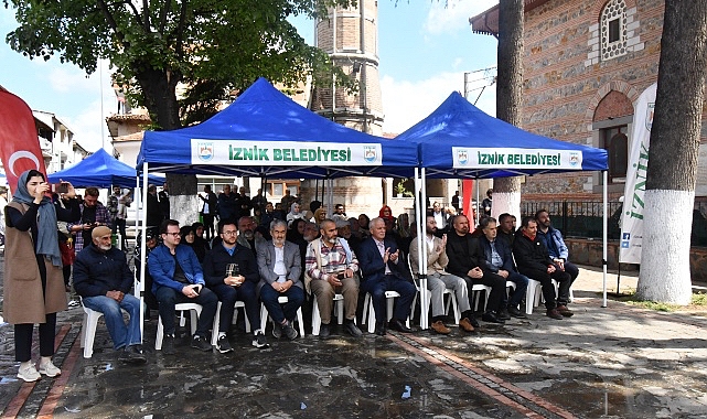 Program Eşrefzade Cami bahçesinde Sala okunması ve Kuran-ı Kerim tilaveti