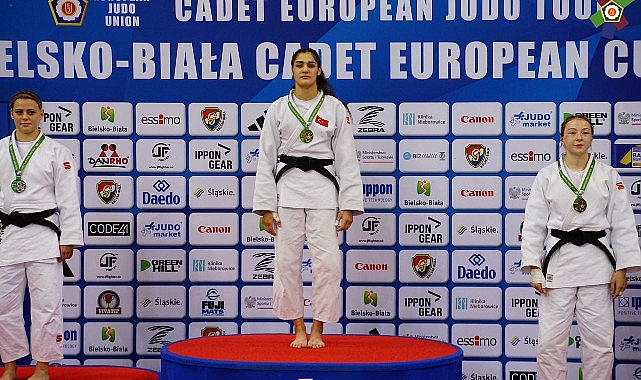 Konya Büyükşehir Belediyespor judo takımında mücadele eden Sinem Oruç, Polonya’da