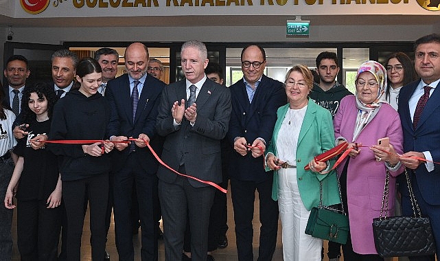 Kadıköy Anadolu Lisesi bünyesinde yer alan kütüphane, Kayalar ailesinin desteğiyle