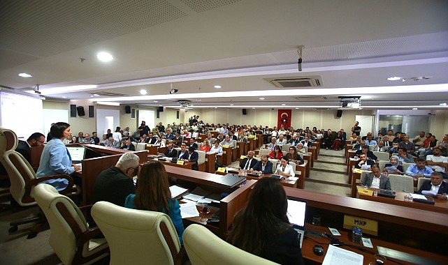 Karabağlar Belediyesi, Belediye Başkanı Helil Kınay’ın başkanlığında Belediye Meclisi Mayıs