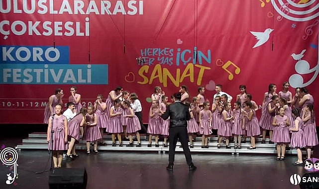 Lüleburgaz Belediyesi Sevgi Korosu İstanbul’da 113 koronun katılımıyla gerçekleştirilen 9.