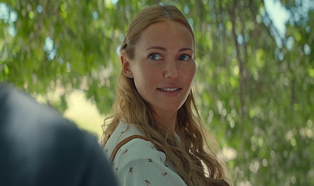Meryem Uzerli çekimleri Urla’da gerçekleşen yeni dizisi “RU” ile ekranlara