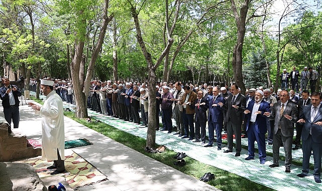 Konya Valisi Vahdettin Özkan ve Konya Büyükşehir Belediye Başkanı Uğur