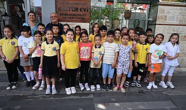 Kemer Mustafa Rüştü Tuncer İlkokulu öğrencileri, Kemer Belediyesi Kültür Evi’ni