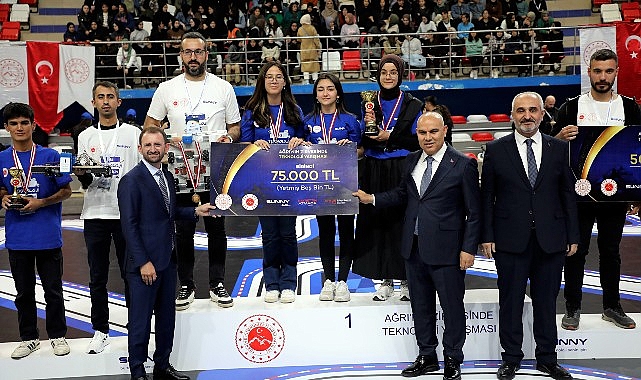 SUNNY Elektronik’in öğrencilerin robotik konusunda kendilerini geliştirmeleri için hayata geçirdiği