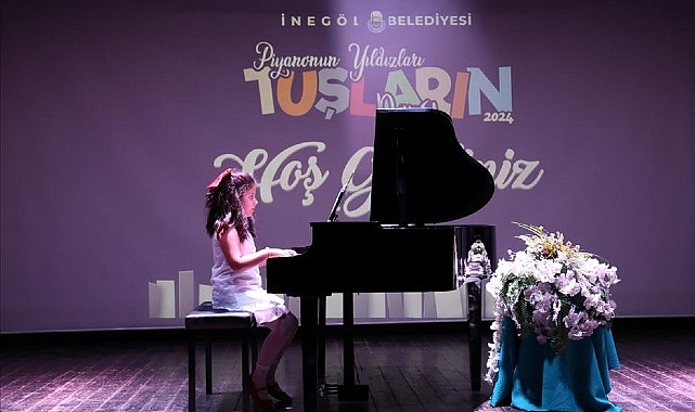 İnegöl Belediyesi, 5-15 yaş aralığında piyano eğitimi alan öğrencilerin yeteneklerini