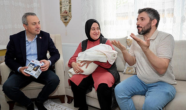 25 günlük Zeynep bebeğe sağlıklı bir ömür dileyen Başkan Uzun,