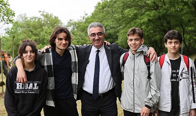 Eğitimci kimliğiyle tanınan Bayrampaşa Belediye Başkanı Hasan Mutlu, YKS’ye girecek