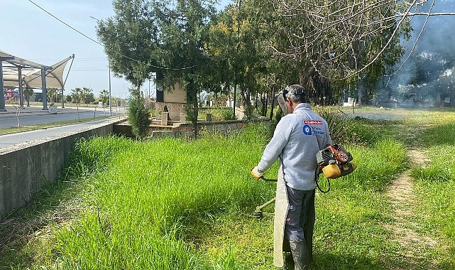 Antalya Büyükşehir Belediyesi ekipleri ilçelerdeki mezarlık alanlarında bakım onarım çalışması