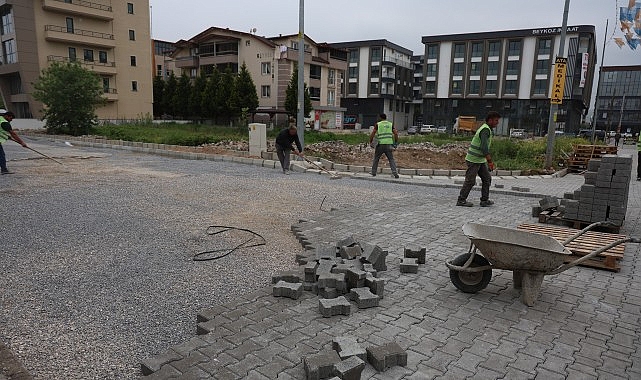 Kartepe Belediyesi Fen İşleri Müdürlüğü ekipleri, ilçe genelinde ulaşım ve