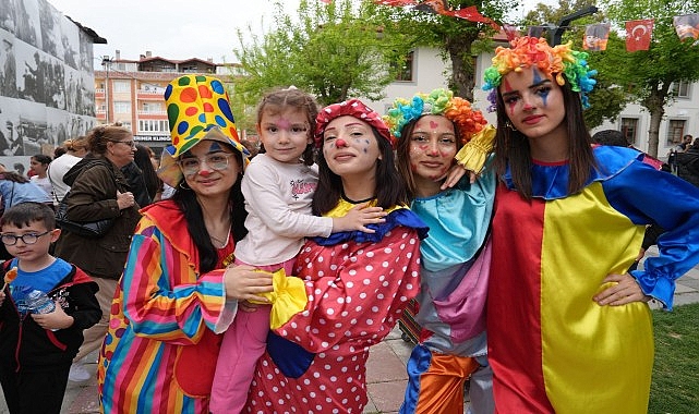 Saray Belediyesi tarafından 23 Nisan Ulusal Egemenlik ve Çocuk Bayramı