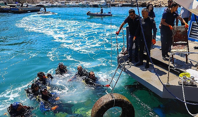 Antalya Büyükşehir Belediyesi’nin öncülüğünde, Konyaaltı Sualtı Sporları Kulübü işbirliğiyle Kaleiçi