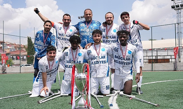 Ampute Futbol 1. Ligi’ni ikinci sırada tamamlayan Bağcılar Belediyesi Ampute