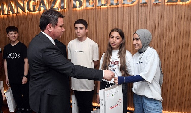 Ortaokul öğrencilerinin hayallerindeki liseye gitmelerine katkıda bulunmak isteyen Osmangazi Belediyesi