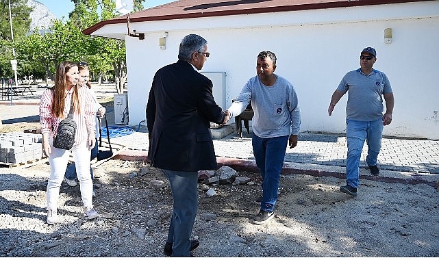 Kemer Belediye Başkanı Necati Topaloğlu, Kemer genelinde yapılan çalışmaları yerinde