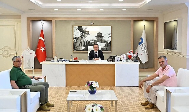 Kemer Belediye Başkanı Necati Topaloğlu ve Kemer Belediye Meclis Üyesi