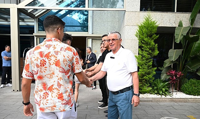 Kemer Belediye Başkanı Necati Topaloğlu, “Eğitim varsa gelecek var” projesi