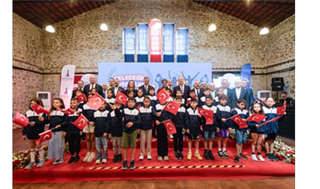 İzmir Büyükşehir Belediyesi kentteki yetenekli çocukları ve gençleri keşfetmek amacıyla