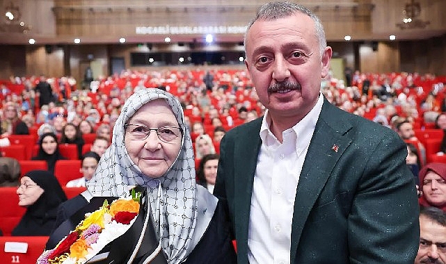Kocaeli Büyükşehir Belediye Başkanı Doç.Dr.Tahir Büyükakın, Anneler Günü özel programında