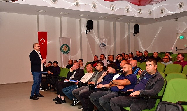 Manisa Büyükşehir Belediyesi çalışanları, halk sağlığını tehdit eden vektörlere ve