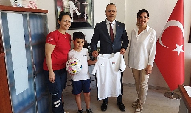 Manisa Büyükşehir Belediyesi, şehit Süleyman Gür’ün, aynı adı taşıyan oğlu