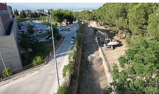 Manisa Büyükşehir Belediyesi, Bozköy Deresi’ni temizleyerek modern bir rekreasyon alanına