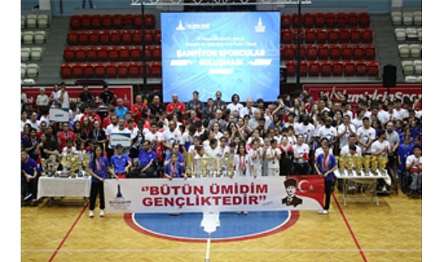 İzmir Büyükşehir Belediyesi Spor Kulübü, çeşitli yarışmalarda madalya kazanan ve
