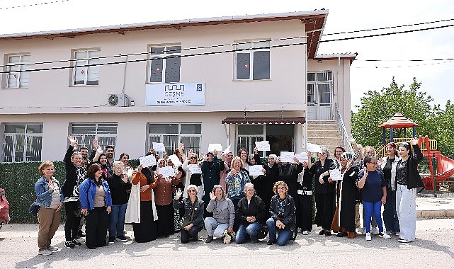 Çeşme Kent Enstitüsü çatısı altındaki Germiyan Kurs Merkezi’nde okuma yazma