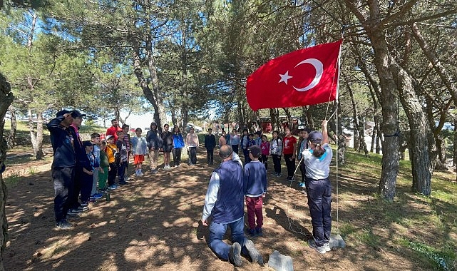 Çiğli Belediyesi, gençlerin doğayla bağ kurmalarını sağlamak ve temel yaşam