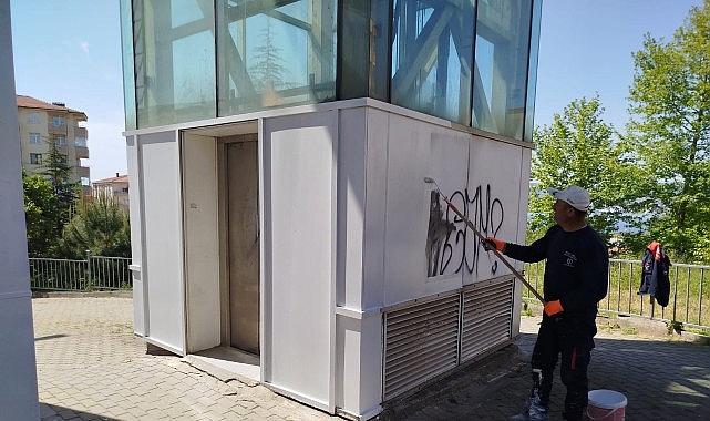Büyükşehir Belediyesi, il genelindeki yaya üst geçitlerinin periyodik olarak bakım