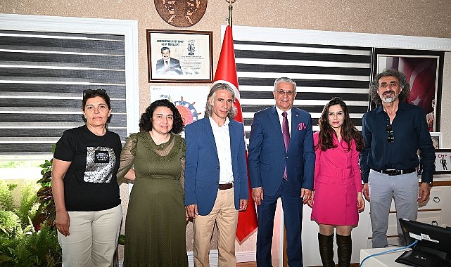 Göynük Ortaokul Müdürü Duran Benli, Kemer Belediye Başkanı Necati Topaloğlu’na